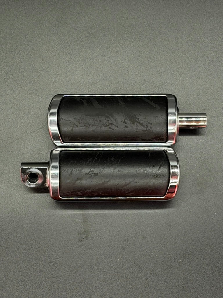 H-D Willie G Skull Footpegs
