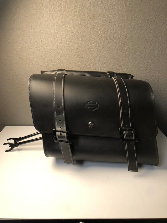 H-D Black Detachable Locking Leather Saddlebags